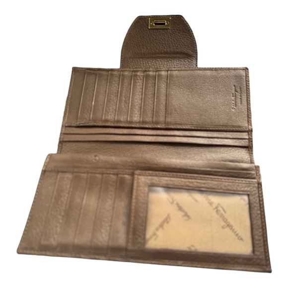 Salvatore Ferragamo Gancini Brown Leather Bifold Wallet - Picture 5 of 15